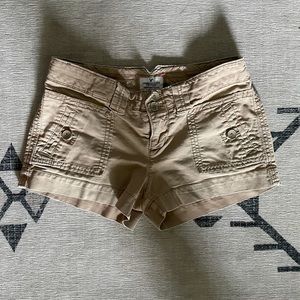 American Eagle low rise khaki shorts size 0